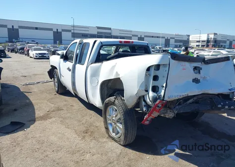 2008 Chevrolet Silverado 1500 Work Truck z USA, uszkodzony, nr VIN 2GCEC19C281305905
